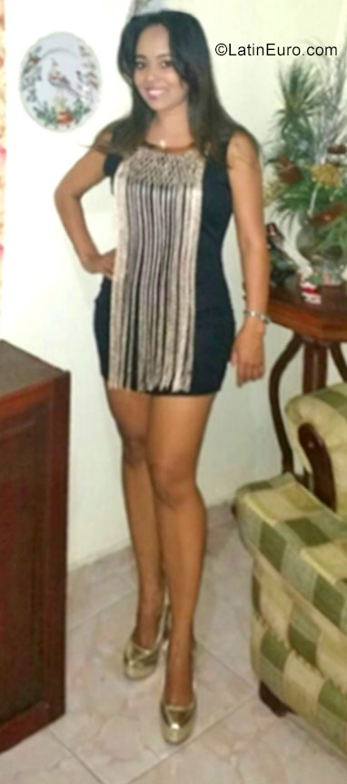 Date this attractive Dominican Republic girl Mary from Santo Domingo DO29778