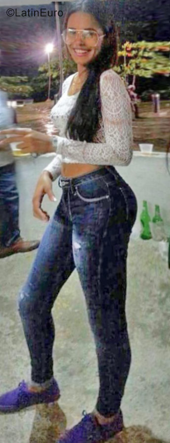 Date this athletic Dominican Republic girl Adria from Puerto Plata DO34073