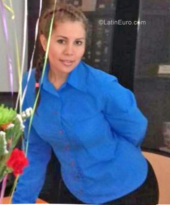 Date this attractive Panama girl ALIS from Pamama PA1085