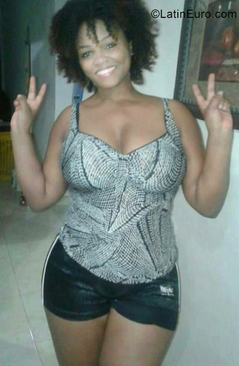 Date this nice looking Dominican Republic girl Juana from Santo Domingo DO29820