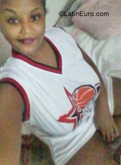 Date this tall Dominican Republic girl Kiara from Santiago DO29838