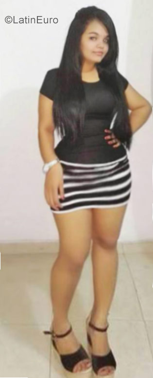 Date this athletic Colombia girl Alison from Barranquilla CO22095