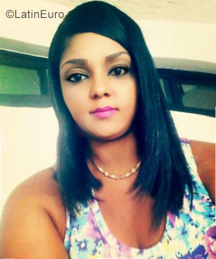 Date this sultry Dominican Republic girl Juana from Bani DO29859