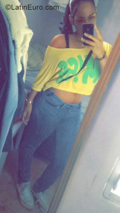 Date this funny Dominican Republic girl Joainy from Santo Domingo DO29921