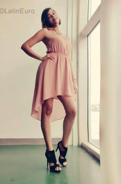 Date this athletic Dominican Republic girl Aliany from Santo Domingo DO29923