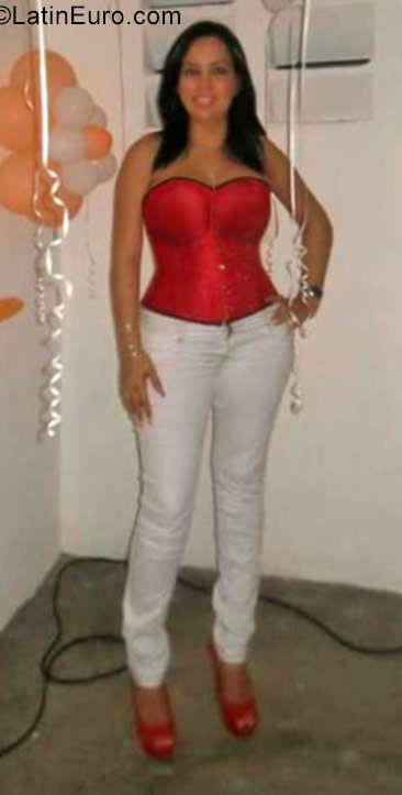 Date this delightful Dominican Republic girl Darolyn from Santo Domingo DO39889