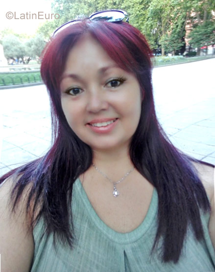 Date this charming Spain girl Adriana from Madrid ES389