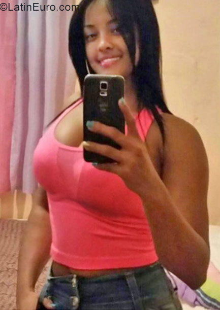 Date this cute Dominican Republic girl Yaneri from Santiago De Los Caballeros DO30112