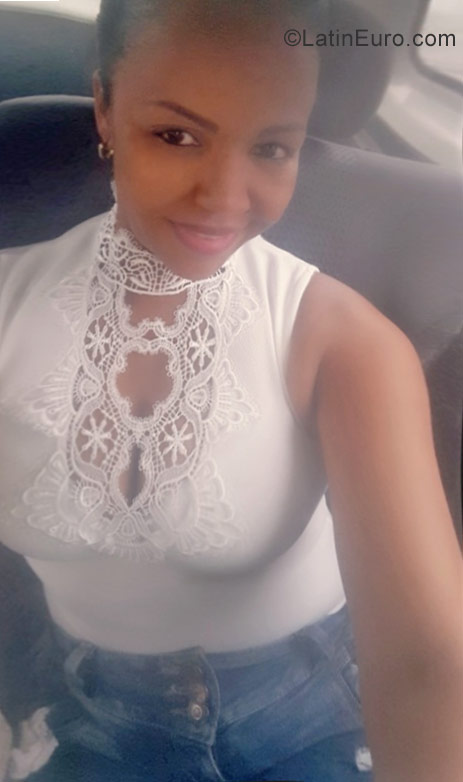 Date this cute Dominican Republic girl Elsa from Santo Domingo DO30115