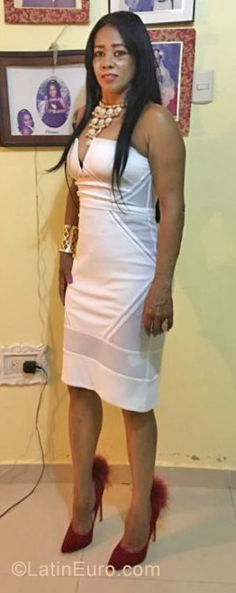 Date this stunning Dominican Republic girl DULCE from Villa Vasquez DO30134