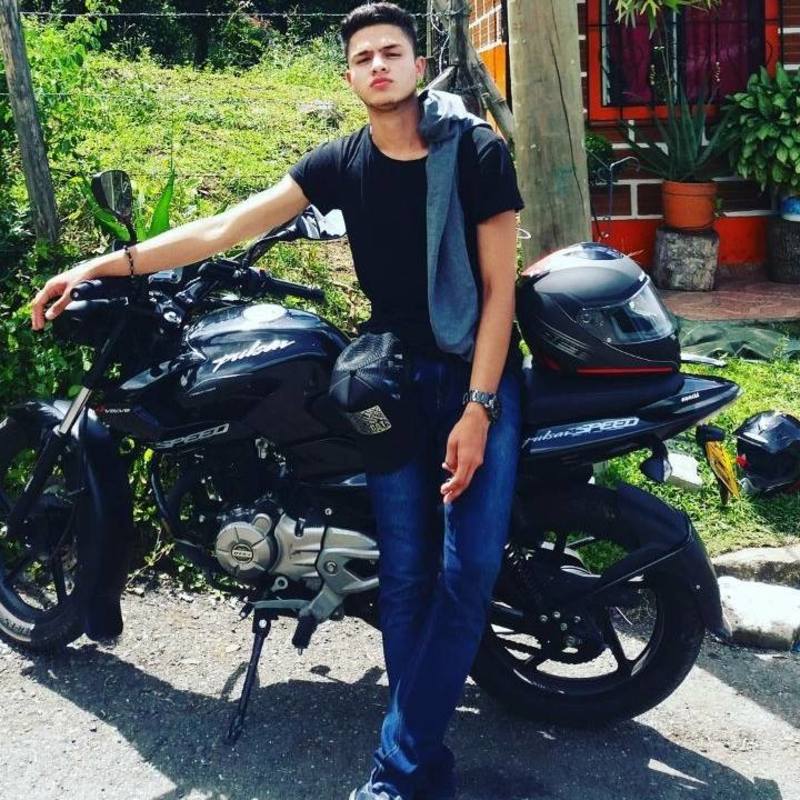 Date this good-looking Colombia man Danielstiven from Medellin CO22224