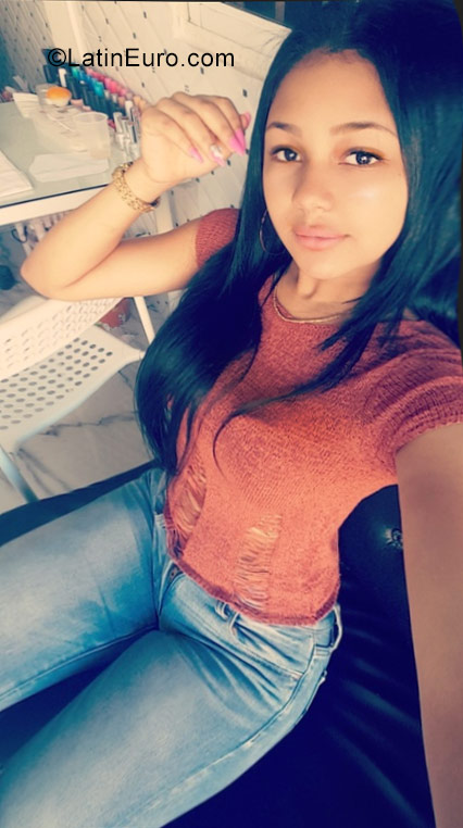 Date this exotic Dominican Republic girl Nati from Santo Domingo DO30173