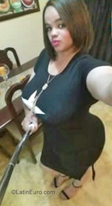 Date this young Dominican Republic girl Samantha from Santo Domingo DO56799