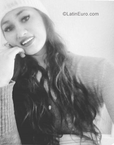 Date this fun Colombia girl Natalia from Bogota CO22262