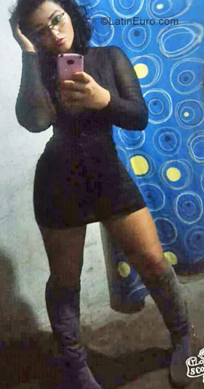 Date this stunning Brazil girl Kiarly from Ita****uma BR10259