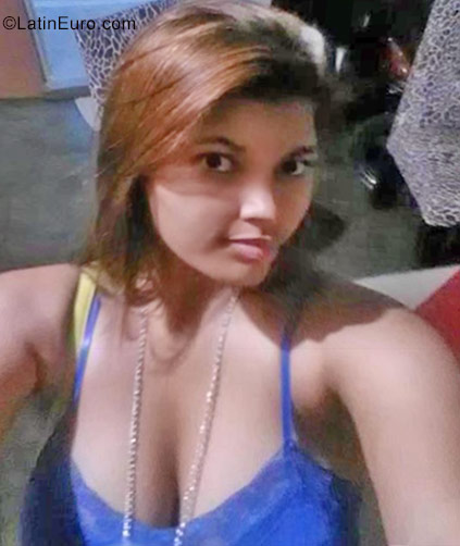 Date this pretty Dominican Republic girl Rosa Perez from Santo Domingo DO30256