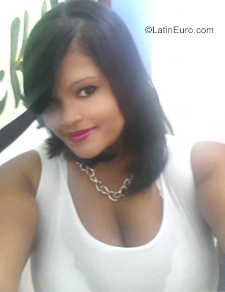 Date this fun Dominican Republic girl Esther from Constana DO30279