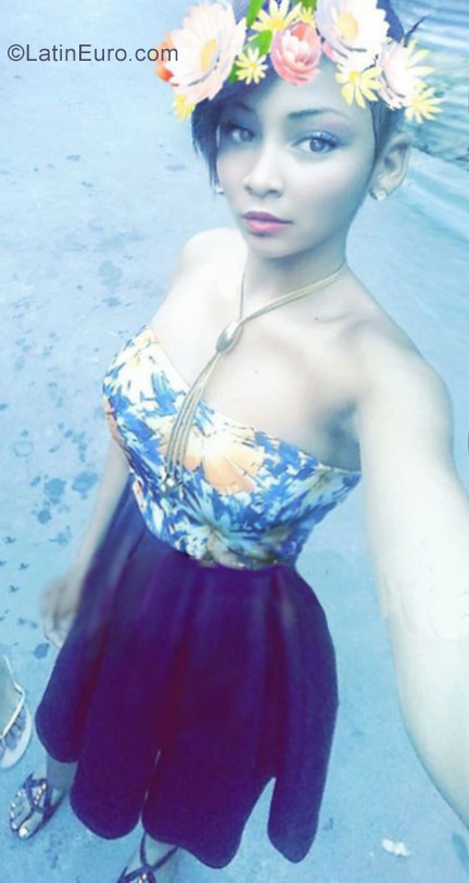 Date this gorgeous Dominican Republic girl Elianny from La Romana DO30294
