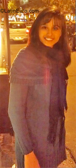 Date this voluptuous Brazil girl Jennifer from Santos BR10275