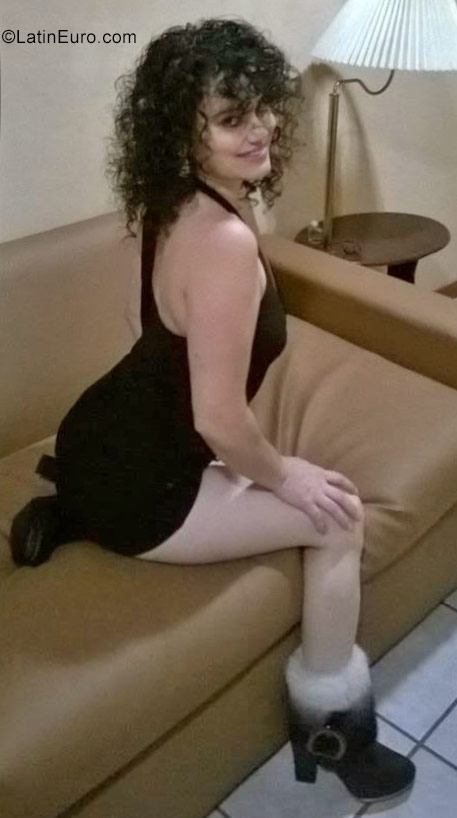 Date this athletic Costa Rica girl Moon from San Jose CR340