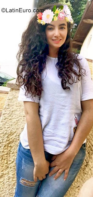 Date this tall Morocco girl Zahira from Ifrane MA25