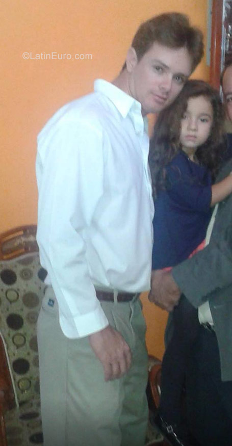 Date this athletic Venezuela man Omar from Merida VE934