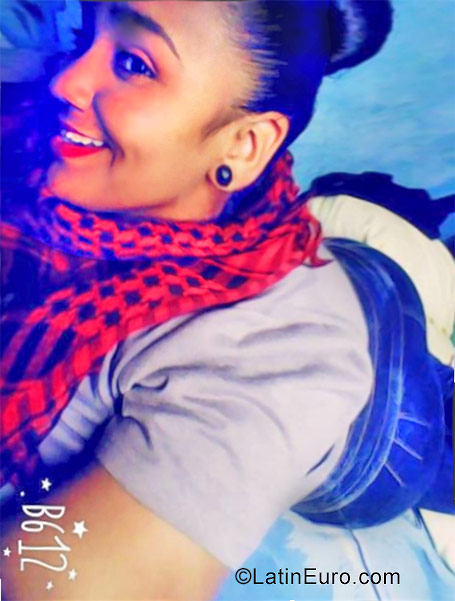 Date this stunning Venezuela girl Alejandra from Caracas VE948