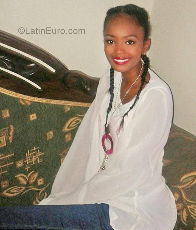 Date this voluptuous Colombia girl Samanta from Bogota CO22354