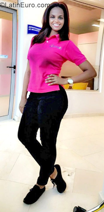 Date this cute Dominican Republic girl Sara from Mao DO30373