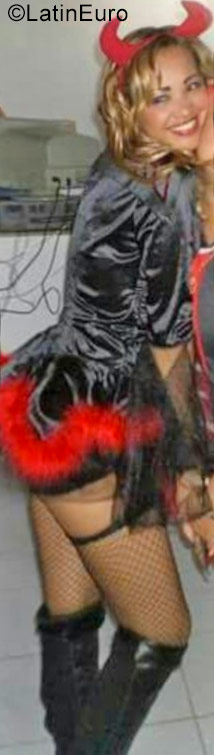 Date this passionate Brazil girl Isis from Rio De Janeiro BR10300