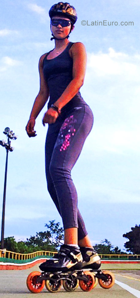 Date this gorgeous Colombia girl Stephany from Medellin CO22372