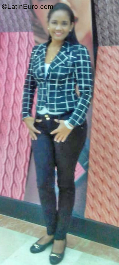 Date this funny Colombia girl Elisa from Barranquilla CO22373