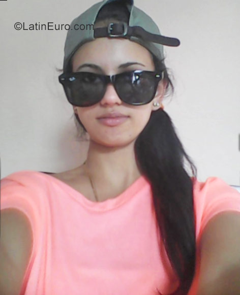 Date this gorgeous Cuba girl Isell from Camaguey CU113