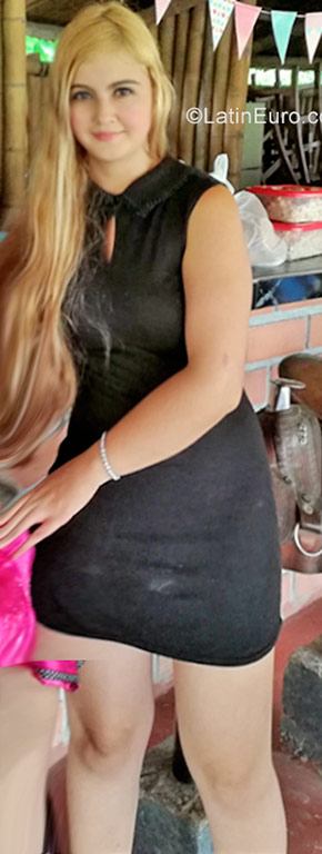 Date this stunning Colombia girl Jessica from Manizales CO22407