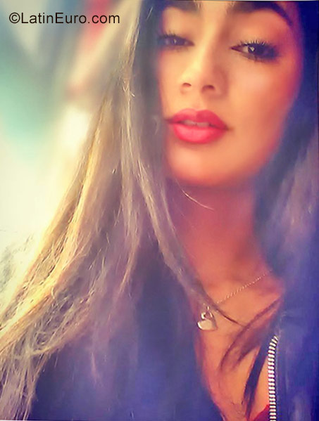 Date this sultry Colombia girl Valery from Bogota CO22422
