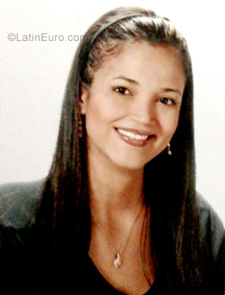 Date this georgeous Colombia girl Lis from Cartagena CO22430