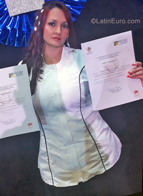 Date this charming Colombia girl Diana from Bogota CO22432