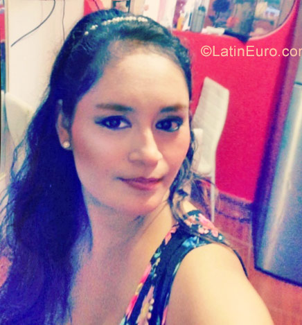 Date this sensual Peru girl Yohana from Chimbote PE1133