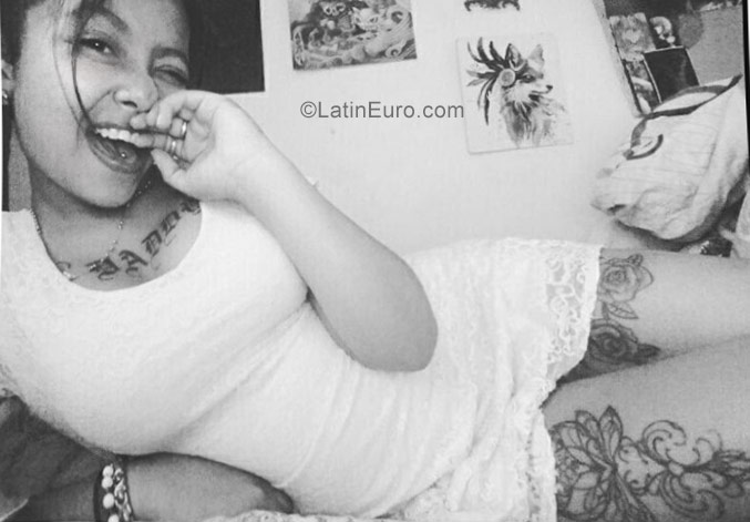 Date this attractive Colombia girl Sarita from Popayan CO22453