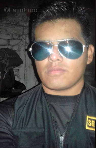 Date this pretty Peru man Manuel from Lima PE1142