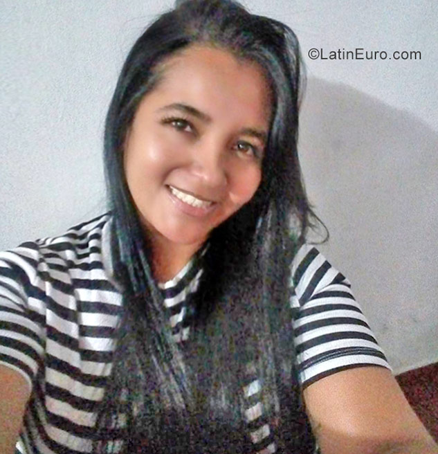 Date this foxy Colombia girl Magui from Medellin CO22497