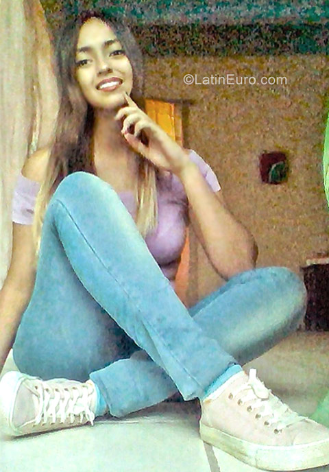 Date this stunning Mexico girl Viridiana from Guadalajara MX1527