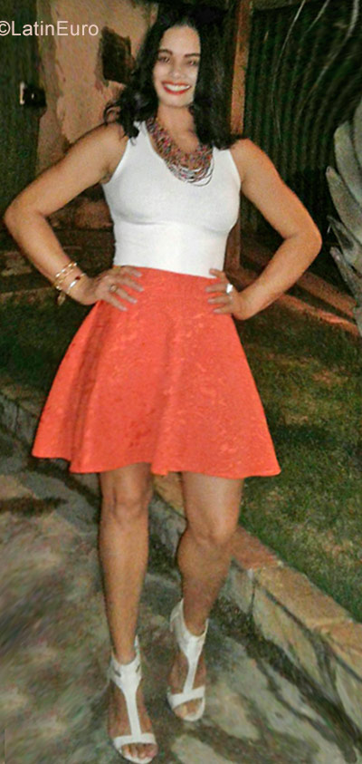 Date this georgeous Brazil girl Alessandra from Belo Horizonte BR10325