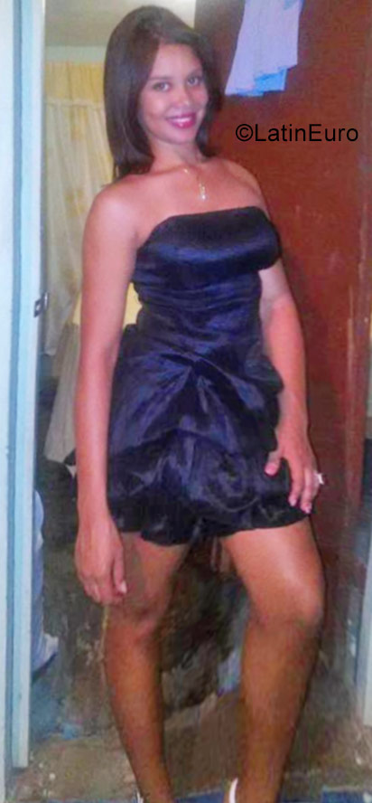 Date this delightful Dominican Republic girl Sorenly from Santo Domingo DO30524
