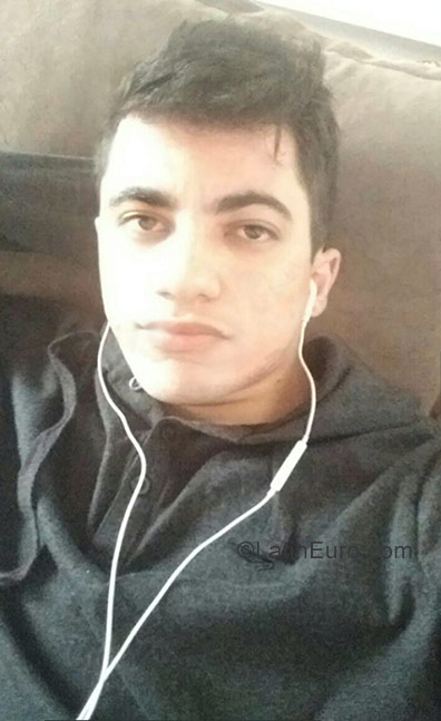 Date this charming Brazil man Edgar from Curitiba BR10327