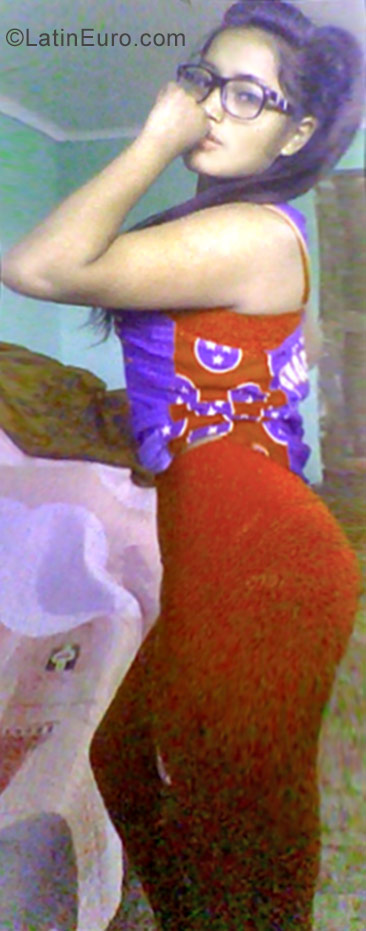 Date this cute Peru girl Marisol from Cusco PE1148