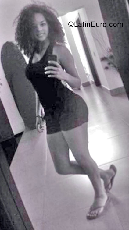Date this nice looking Dominican Republic girl Ana - divina from Santo Domingo DO30566