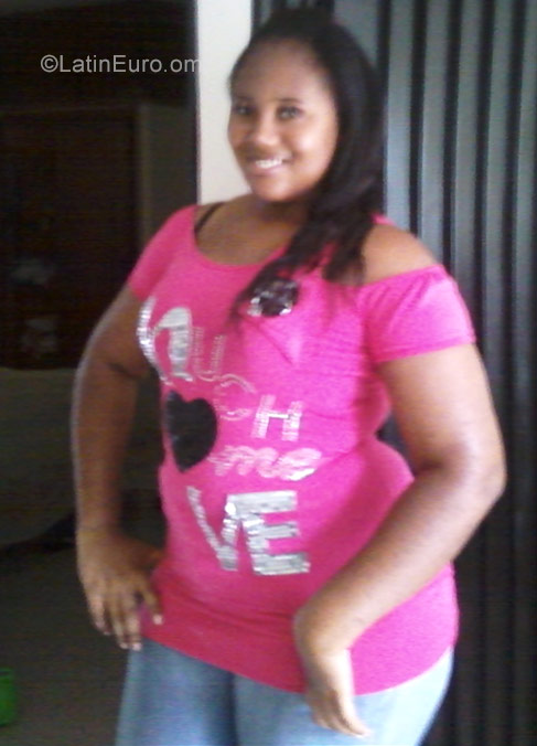 Date this happy Colombia girl Claudia from Cali CO22676