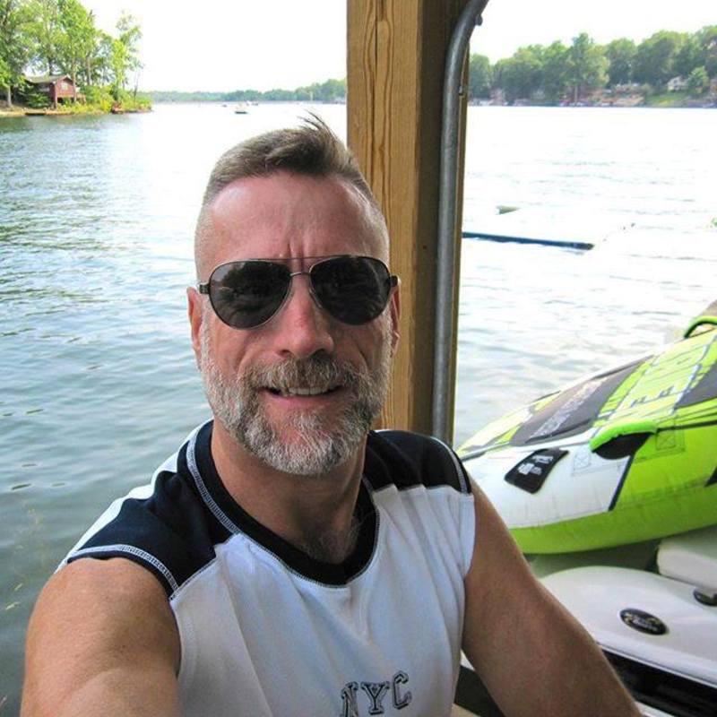 Date this attractive Canada man Sanders from Ontario CA767