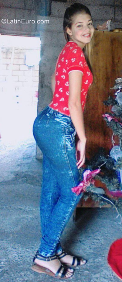 Date this passionate Venezuela girl Graylimar from Barquisimeto VE1063